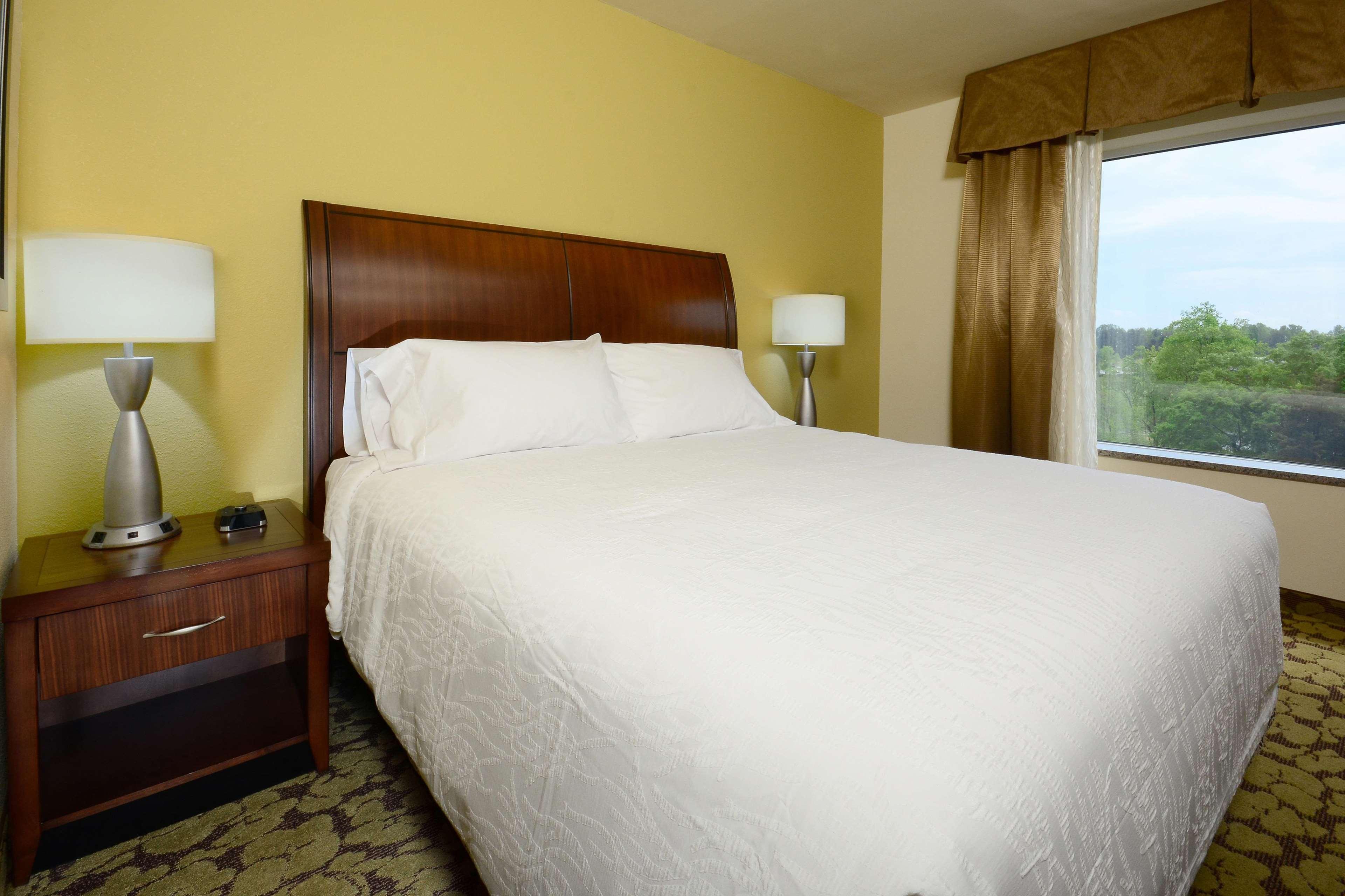 Hilton Garden Inn Greensboro Airport Екстер'єр фото