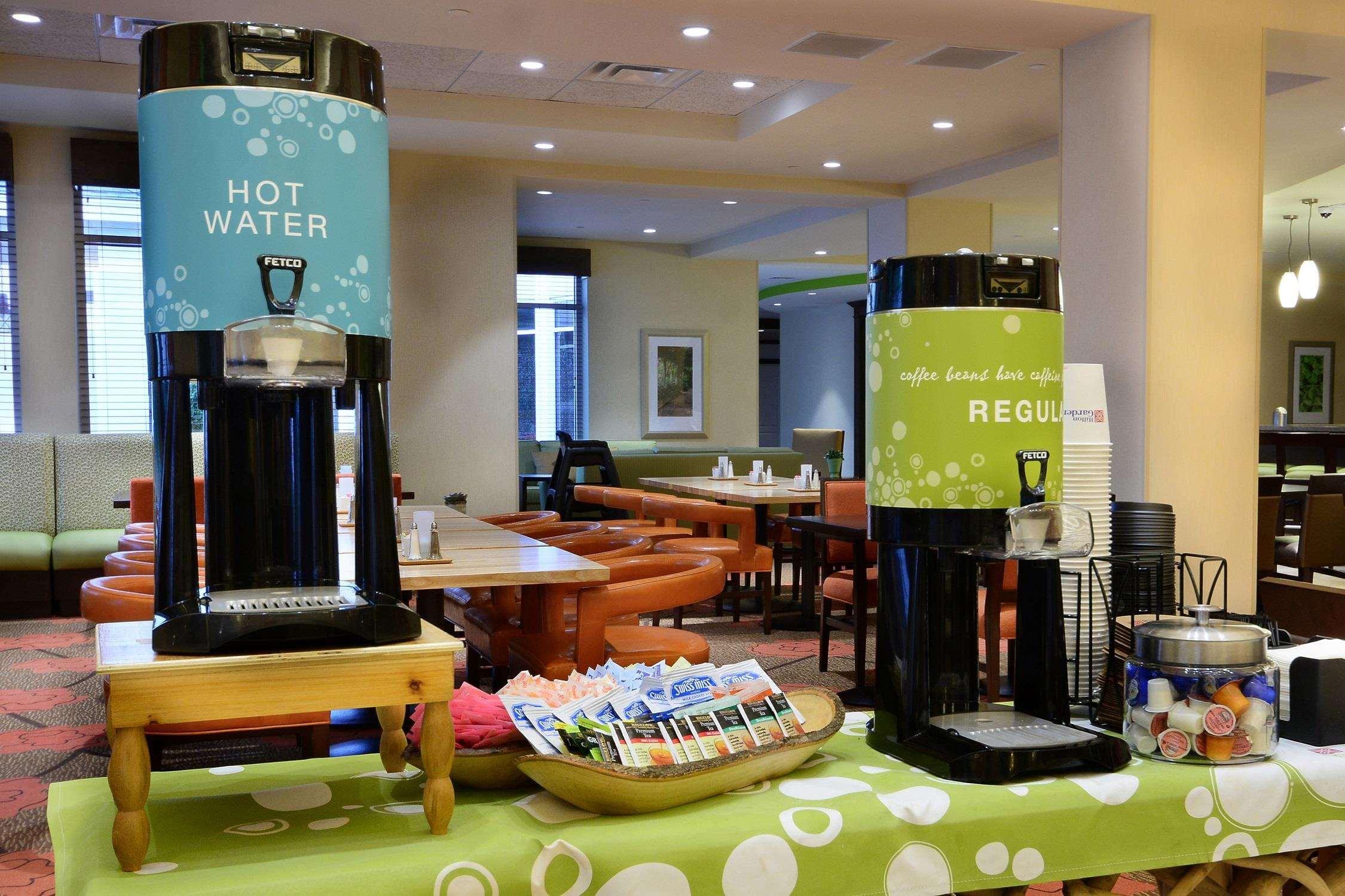 Hilton Garden Inn Greensboro Airport Екстер'єр фото