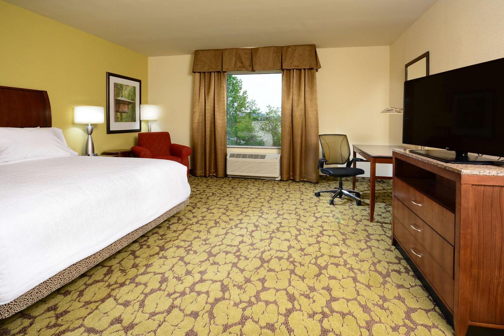 Hilton Garden Inn Greensboro Airport Екстер'єр фото