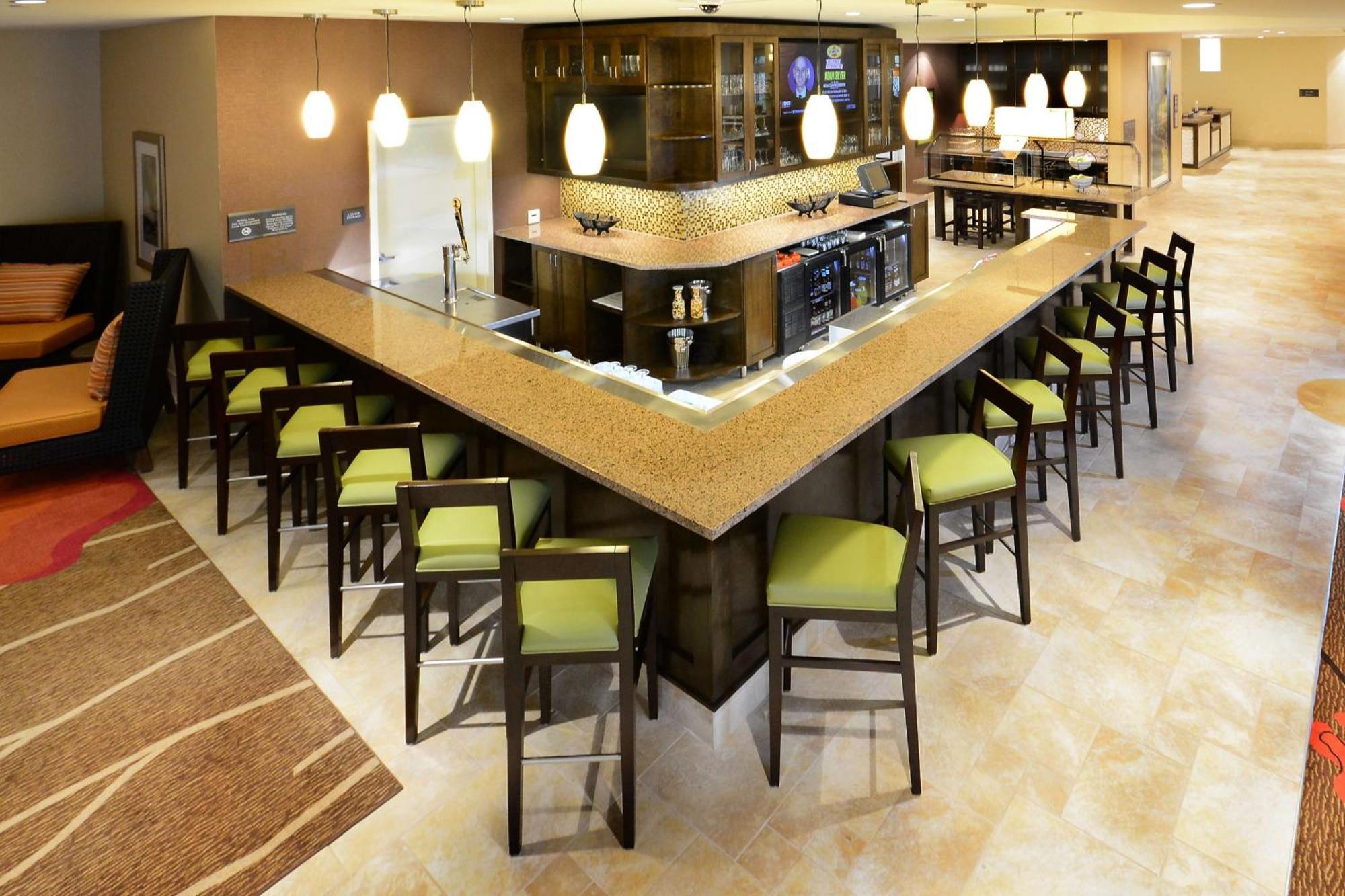 Hilton Garden Inn Greensboro Airport Екстер'єр фото