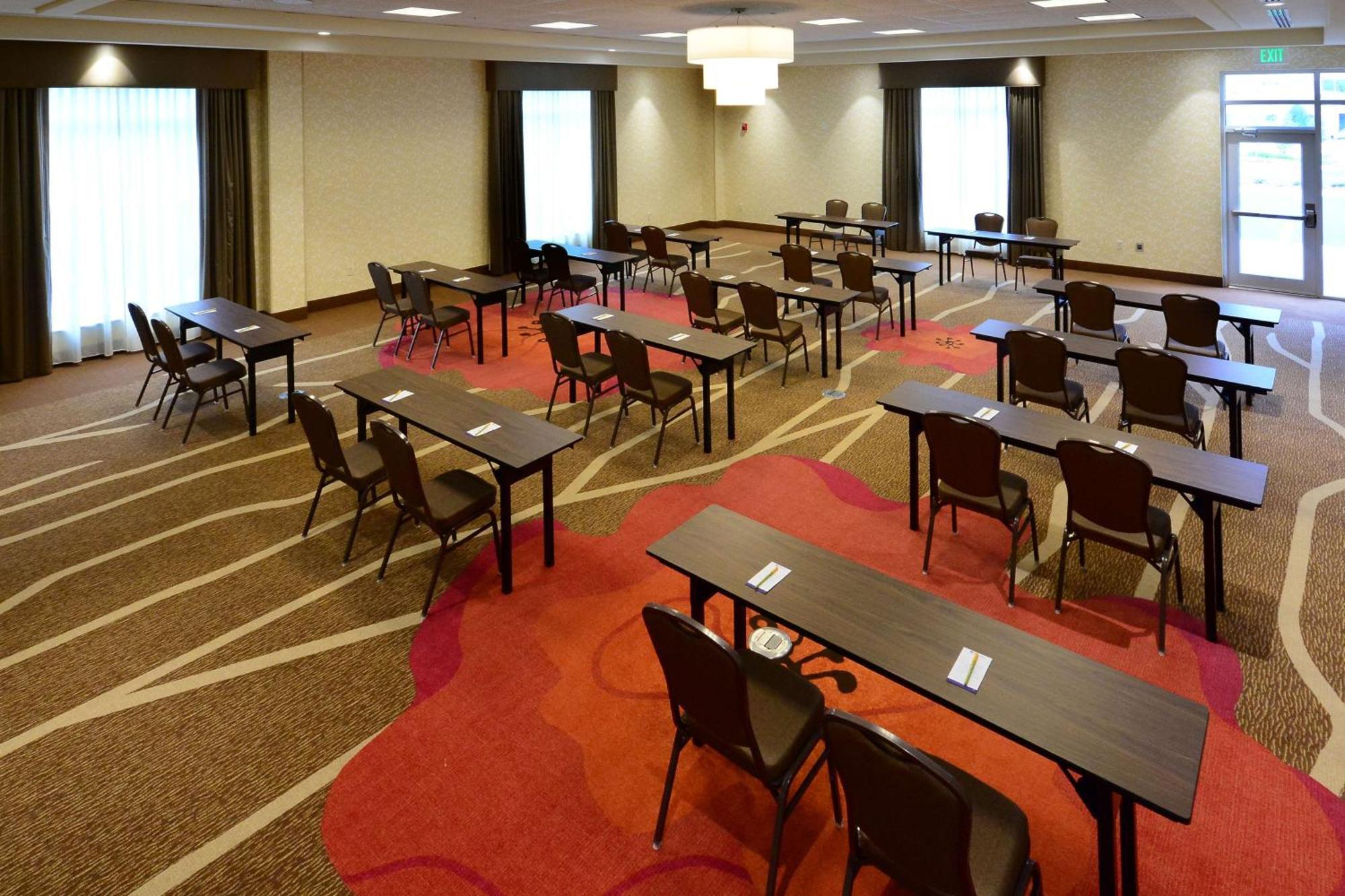 Hilton Garden Inn Greensboro Airport Екстер'єр фото