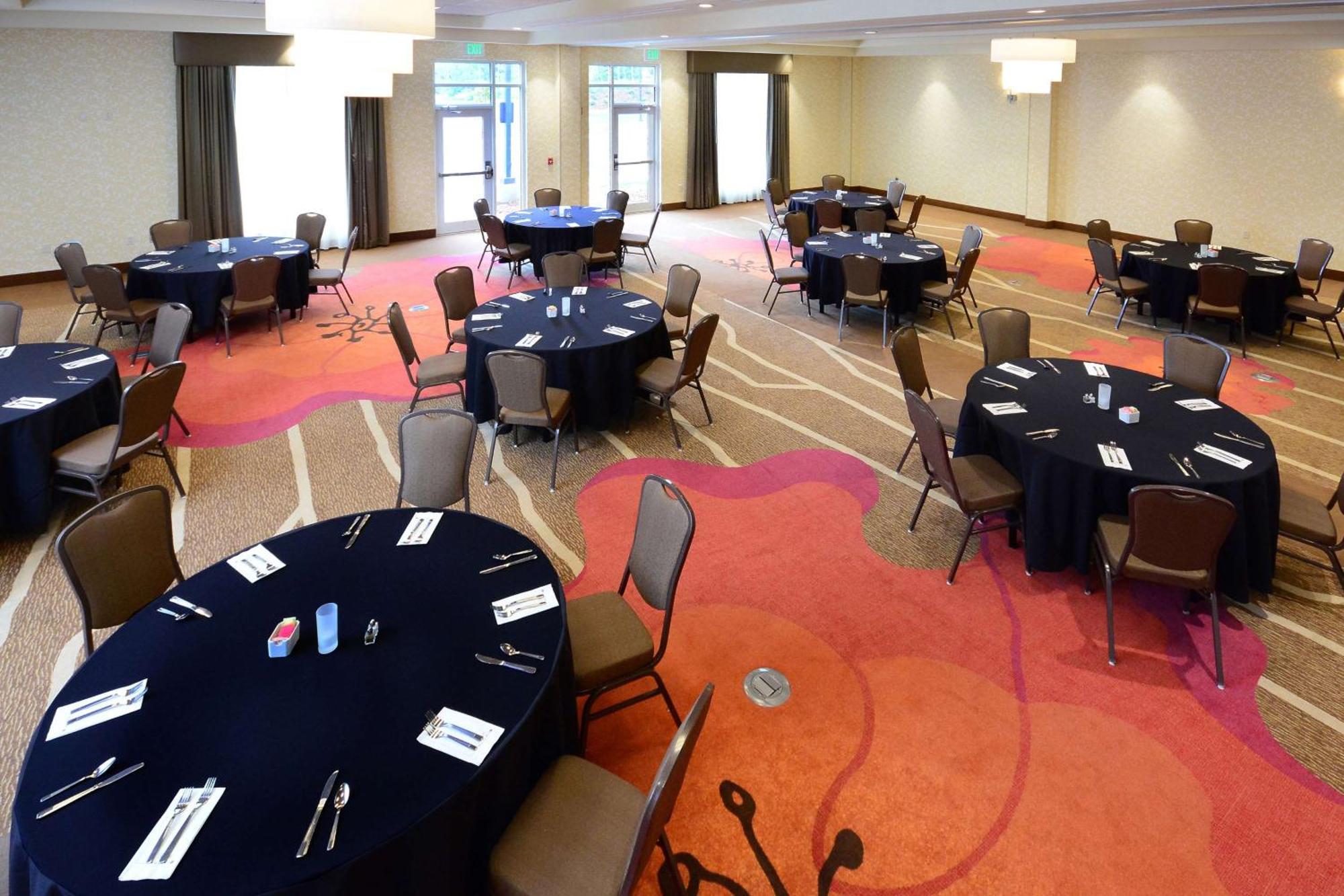 Hilton Garden Inn Greensboro Airport Екстер'єр фото