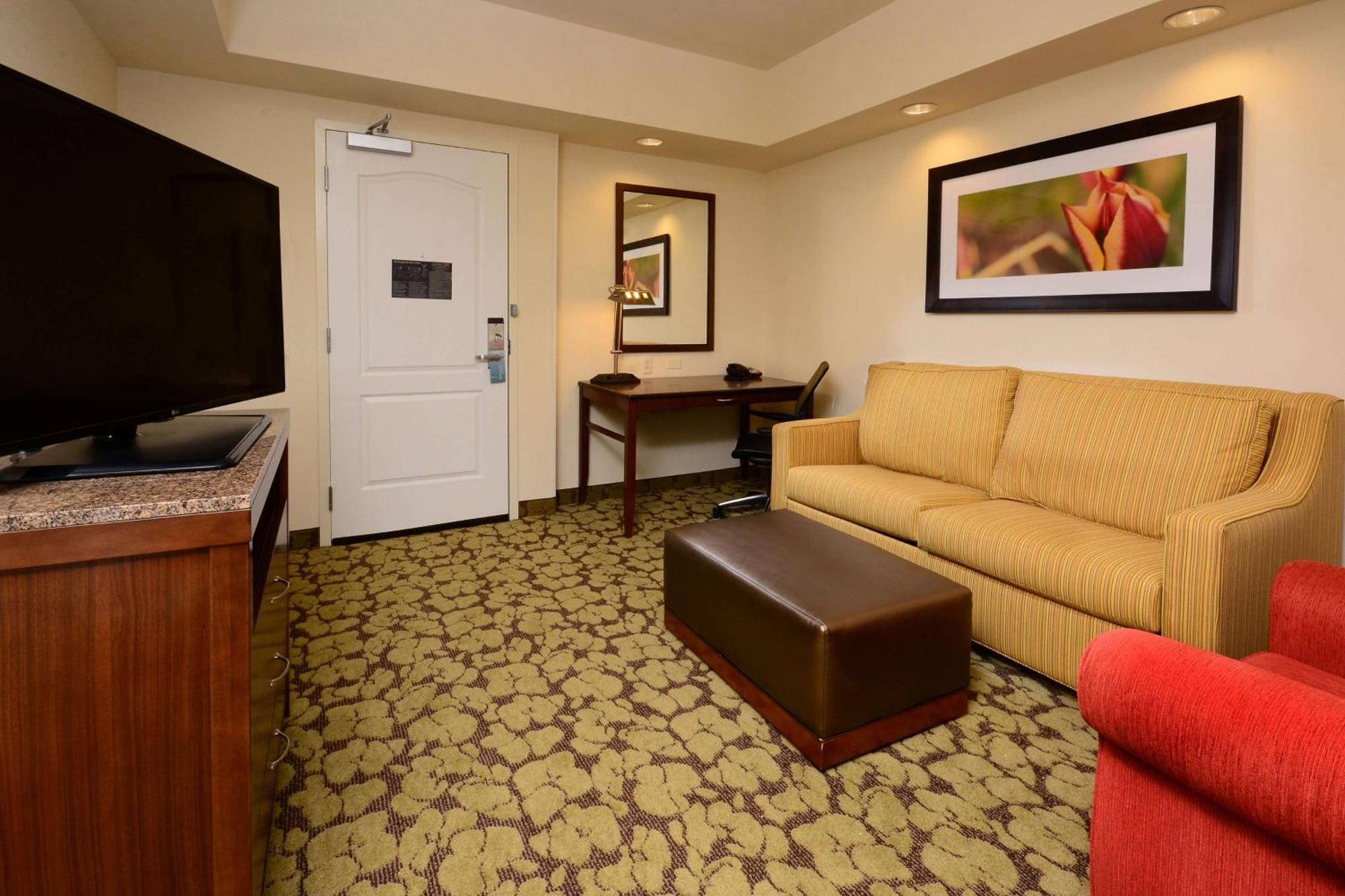 Hilton Garden Inn Greensboro Airport Екстер'єр фото