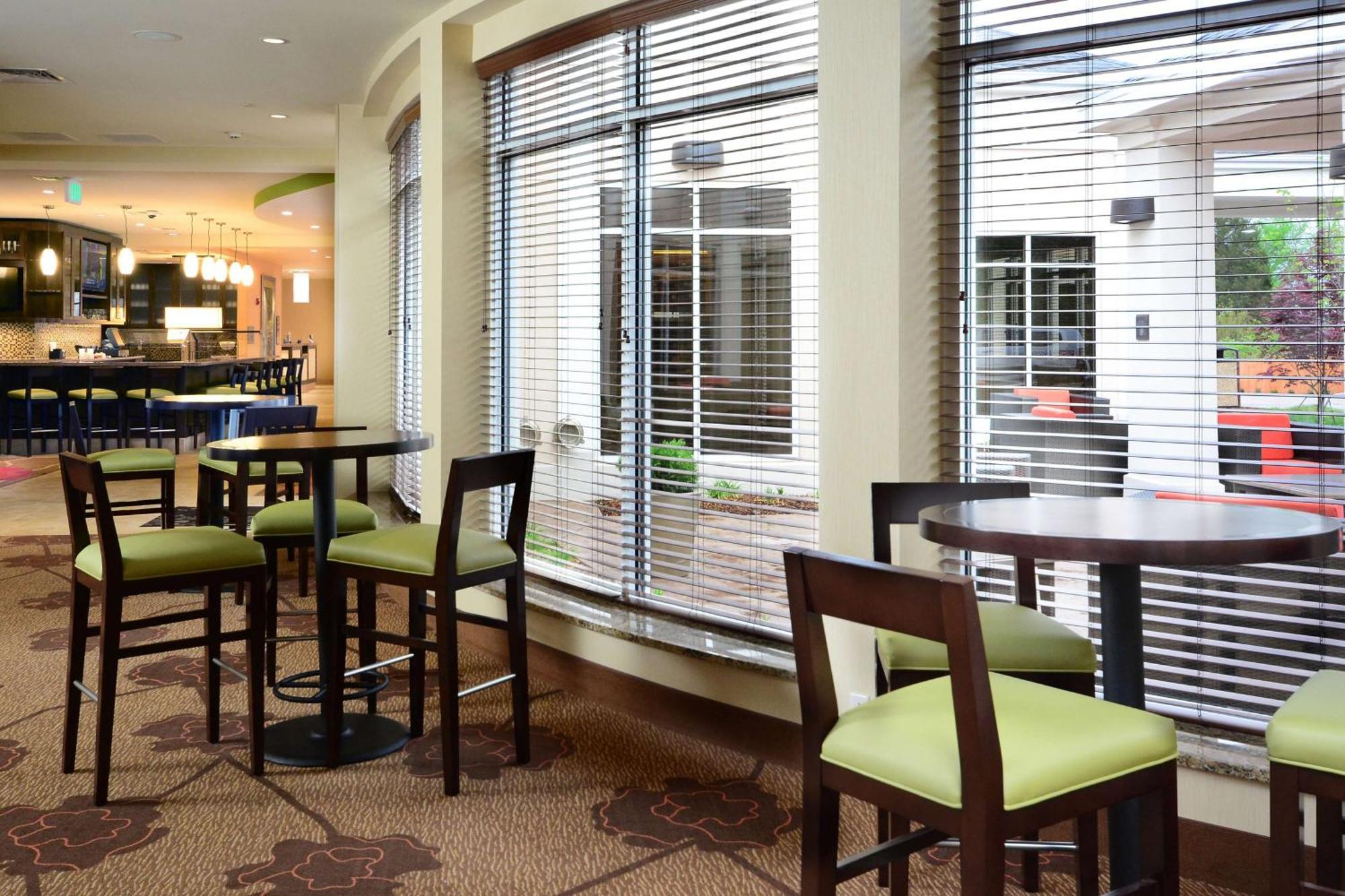 Hilton Garden Inn Greensboro Airport Екстер'єр фото