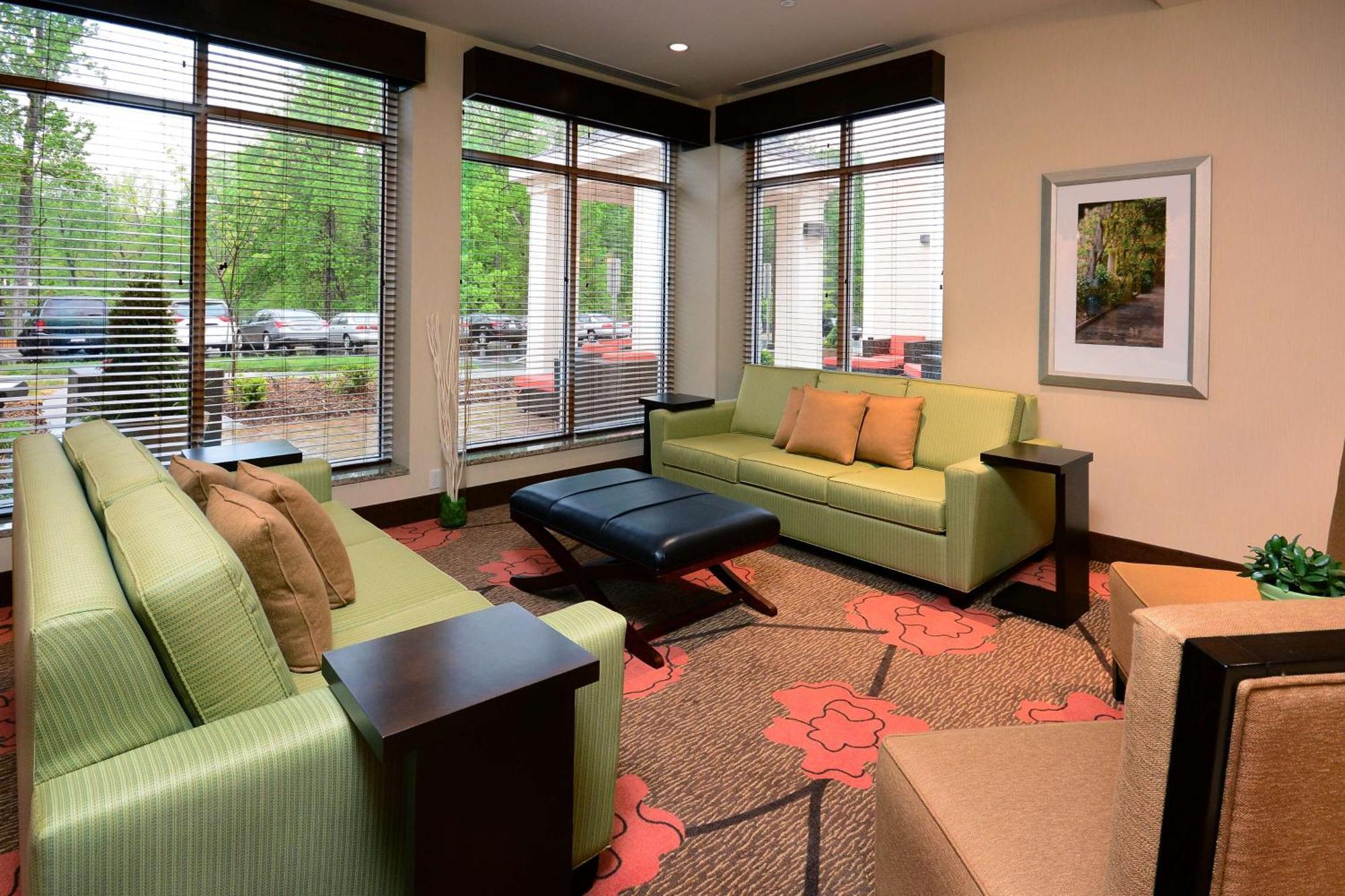 Hilton Garden Inn Greensboro Airport Екстер'єр фото